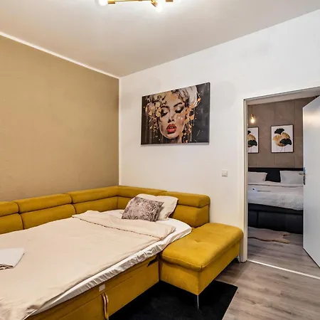 Sunset Boulevard Apartman